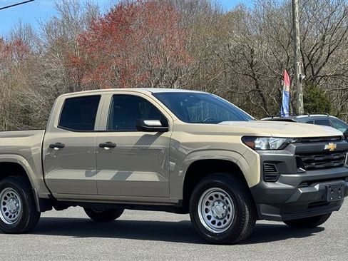 Used 2023 Chevrolet Colorado W/T image 7