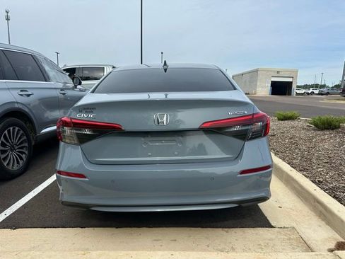 Used 2024 Honda Civic Touring image 5
