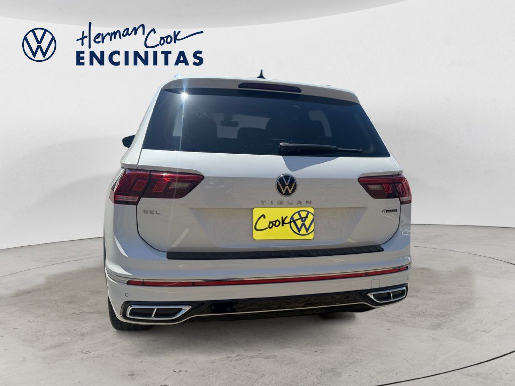 Certified 2023 Volkswagen Tiguan SEL R-Line AWD/4WD image 4