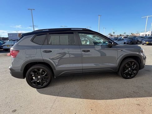 Used 2024 Volkswagen Taos SE image 7