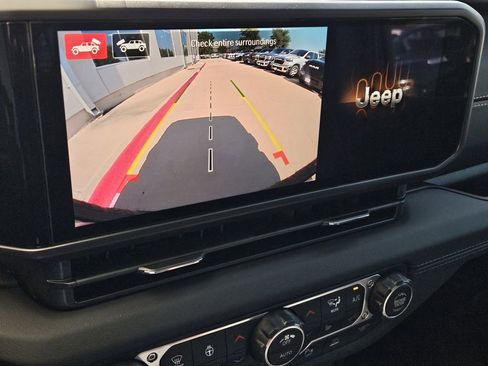 New 2026 Jeep Wrangler Unlimited Sahara AWD/4WD image 20