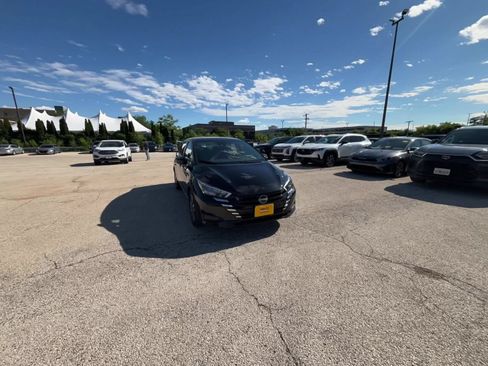 Used 2025 Nissan Versa SV FWD image 16