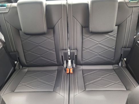 New 2026 Volkswagen Atlas SE image 25