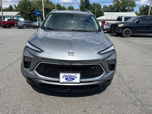 Used 2024 Buick Encore GX Sport Touring AWD/4WD image 2