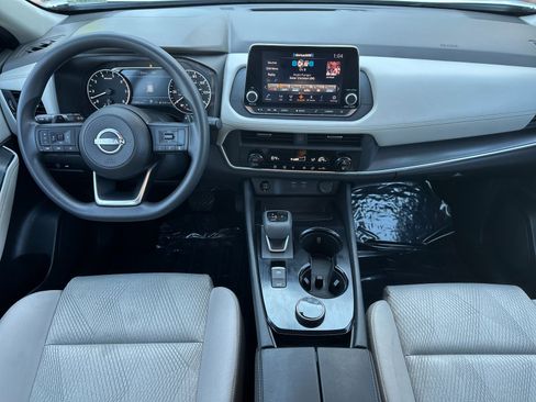 Used 2024 Nissan Rogue SV image 13