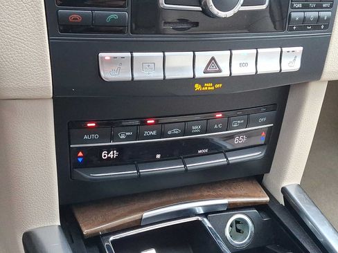 Used 2014 Mercedes-Benz E 350 4MATIC Sedan image 16