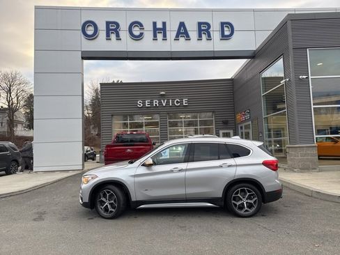 Used 2017 BMW X1 xDrive28i image 2