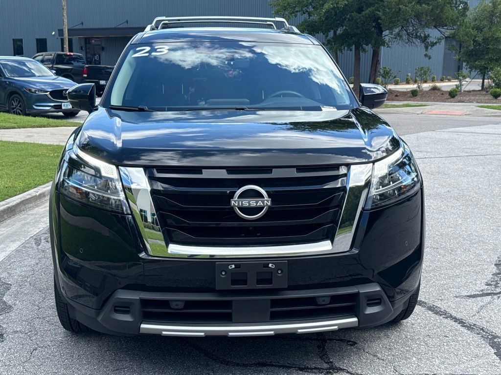 Used 2023 Nissan Pathfinder SL AWD/4WD image 8
