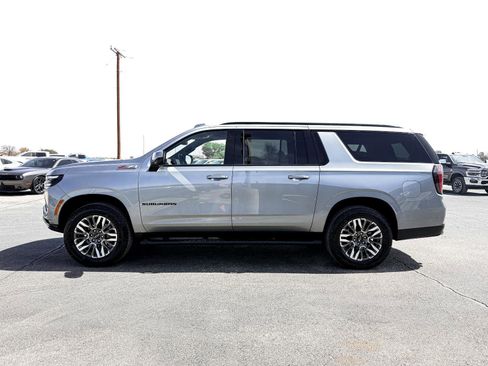 Certified 2025 Chevrolet Suburban Z71 image 8