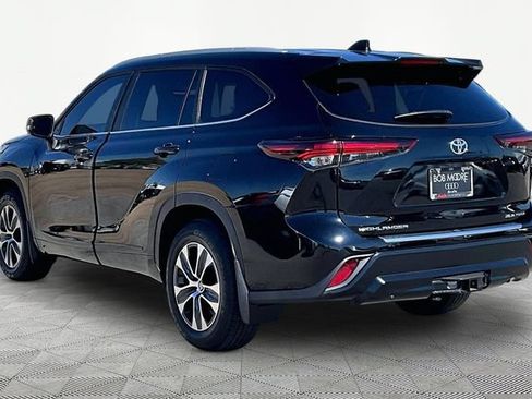 Used 2026 Toyota Highlander XLE AWD/4WD image 12