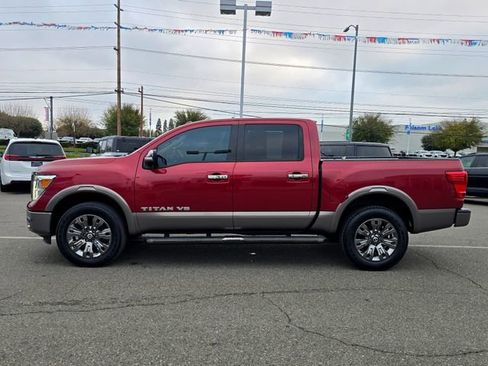 Used 2019 Nissan Titan Platinum Reserve image 8