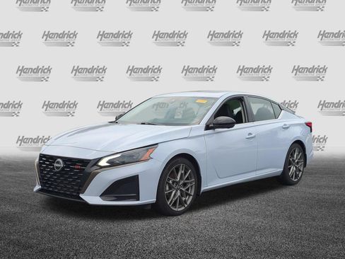 Used 2023 Nissan Altima 2.0 SR FWD image 5