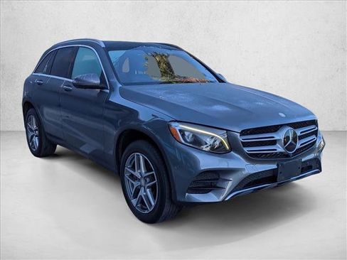 Used 2017 Mercedes-Benz GLC 300 4MATIC image 3