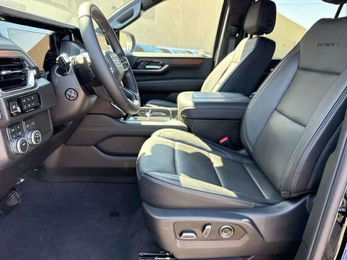 Used 2025 GMC Yukon XL Denali AWD/4WD image 26
