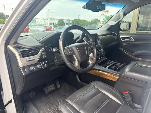Used 2017 GMC Yukon XL Denali w/ Open Road Package AWD/4WD image 11