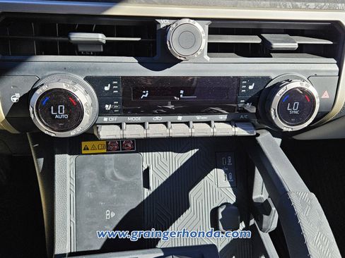 Used 2024 Toyota Tacoma Limited w/ Limited Package (LT) image 17