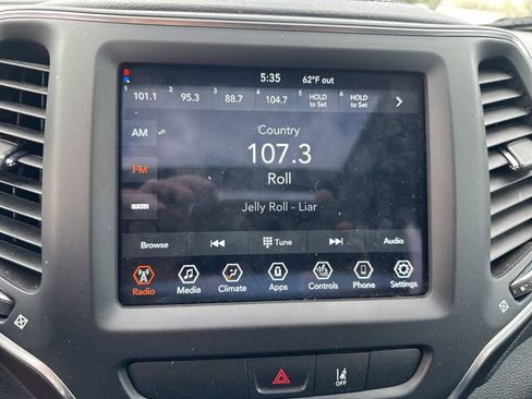 Used 2022 Jeep Cherokee Latitude w/ Sun & Sound Group image 15