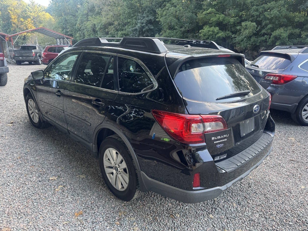 Used 2015 Subaru Outback 2.5i Premium AWD/4WD image 2