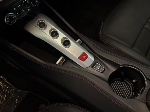 Used 2017 Ferrari California T image 8