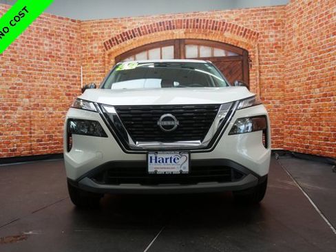 Used 2023 Nissan Rogue S image 2