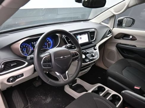 Used 2023 Chrysler Voyager LX FWD image 15