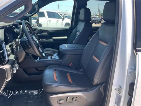 Used 2024 GMC Sierra 2500 AT4 w/ AT4 Premium Plus Package AWD/4WD image 18
