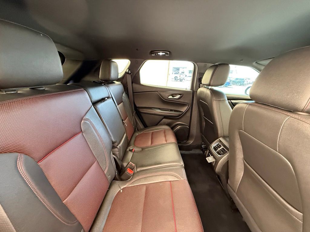 Used 2023 Chevrolet Blazer RS w/ Enhanced Convenience Package FWD image 17