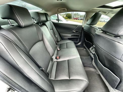 Used 2022 Lexus ES 350 w/ Premium Package image 26