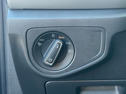 Used 2021 Volkswagen Atlas Cross Sport SE image 14