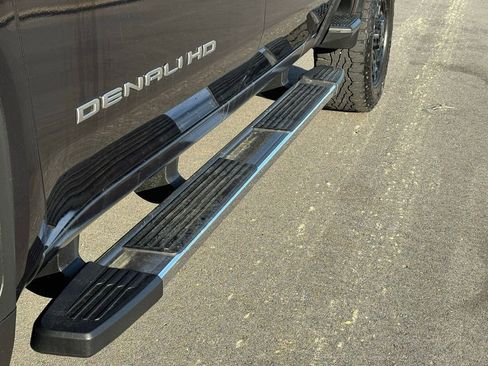 Used 2020 GMC Sierra 2500 Denali w/ Denali Ultimate Package image 11