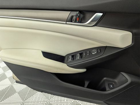 Used 2020 Honda Accord LX image 28