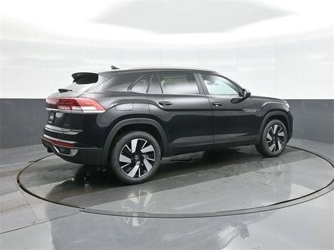 New 2026 Volkswagen Atlas Cross Sport SE image 7