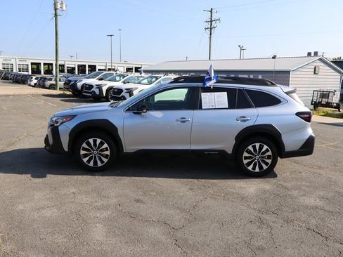 Certified 2025 Subaru Outback Limited AWD/4WD image 5
