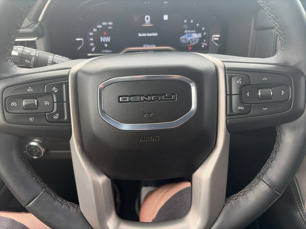 Used 2024 GMC Yukon XL Denali AWD/4WD image 24