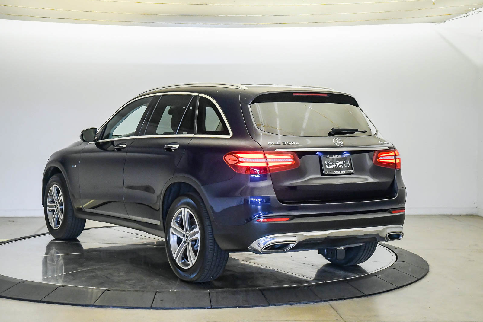 Used 2019 Mercedes-Benz GLC 350e 4MATIC image 2