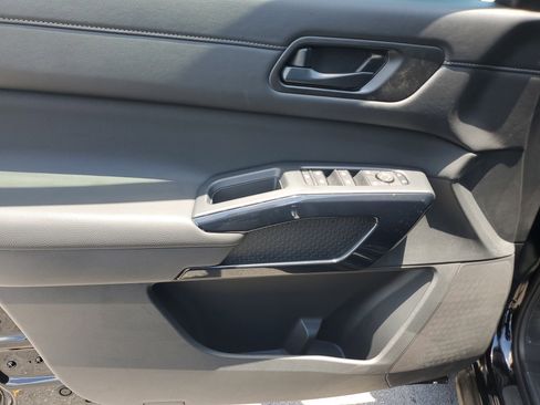 New 2025 Nissan Pathfinder S image 13