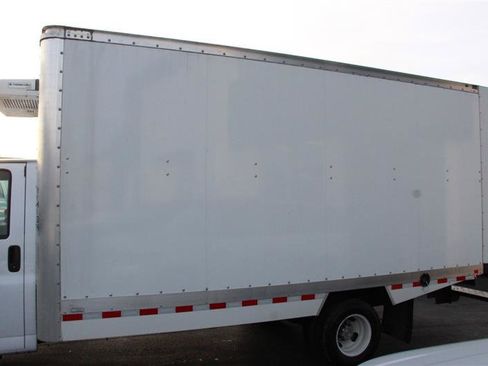 Used 2024 Chevrolet Express 3500 w/ Power Convenience Package image 5