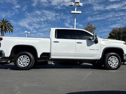 Used 2025 Chevrolet Silverado 2500 LTZ w/ LTZ Premium Package image 4