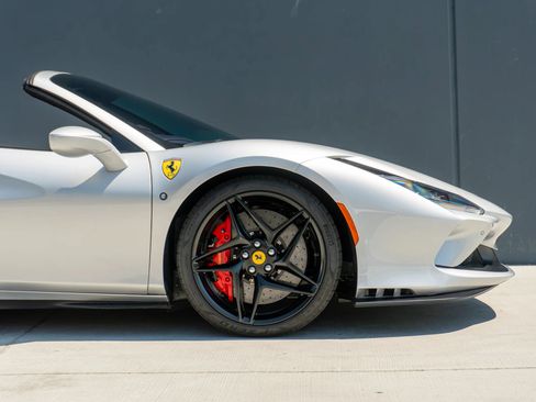 Used 2022 Ferrari F8 Tributo RWD image 38