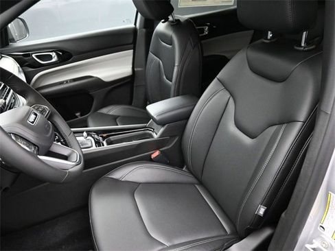 New 2026 Jeep Compass Limited w/ Mopar Graphics Package image 13