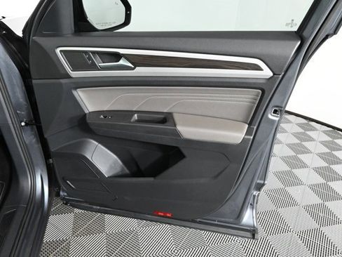 Certified 2023 Volkswagen Atlas SE w/ Panoramic Sunroof Package image 13