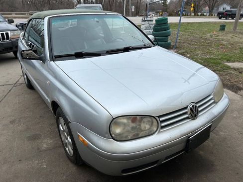 Used 2002 Volkswagen Cabrio GLX FWD image 4