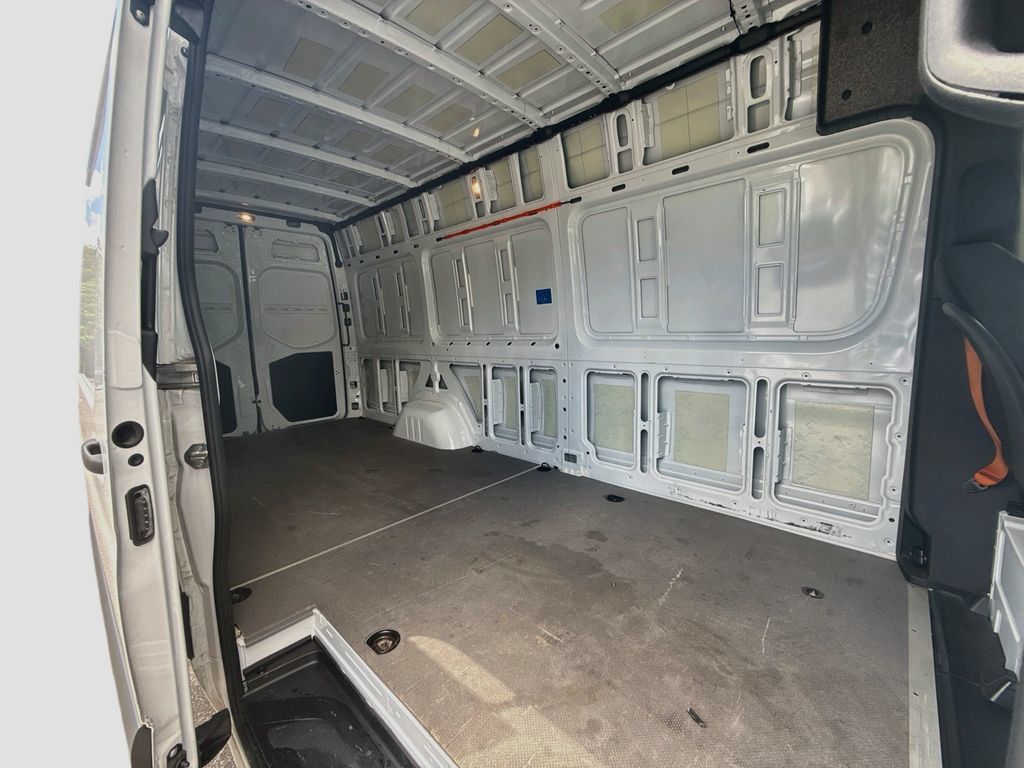 Used 2023 Mercedes-Benz Sprinter 2500 image 27