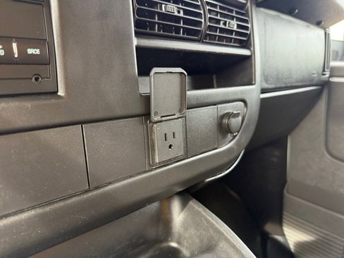 Used 2016 GMC Savana 3500 RWD image 21