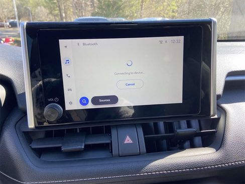 Used 2024 Toyota RAV4 XLE image 23