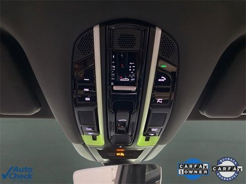 Used 2022 Porsche Cayenne w/ Premium Package image 57