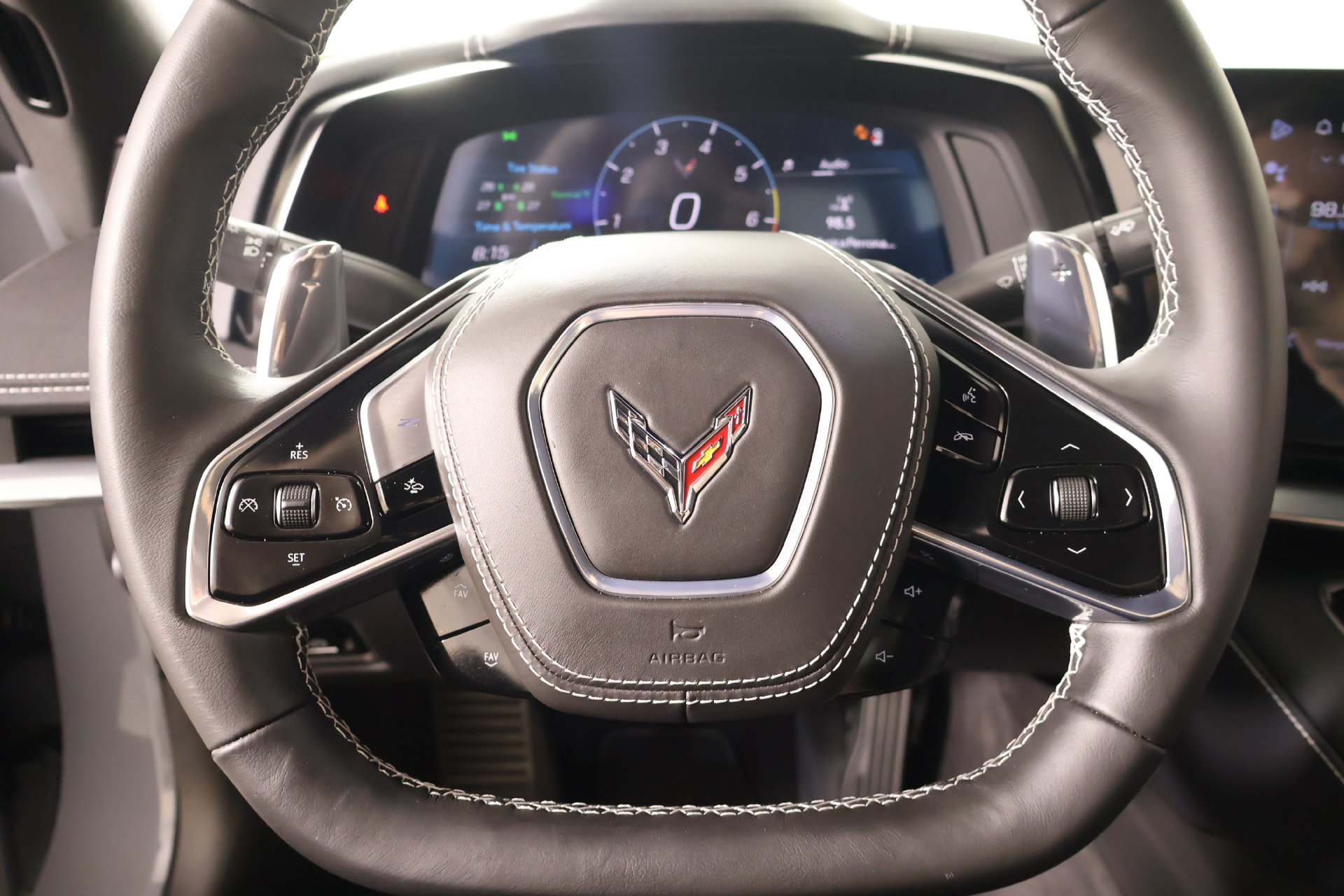 Used 2025 Chevrolet Corvette Stingray Coupe w/ 1LT RWD image 3