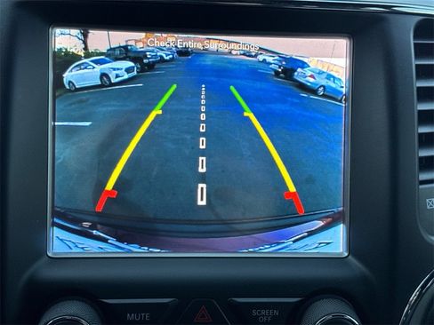 Used 2018 Jeep Grand Cherokee Altitude image 26