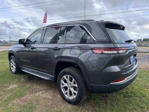 Used 2022 Jeep Grand Cherokee Limited w/ Luxury Tech Group II RWD image 7