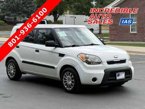 Used 2010 Kia Soul FWD image 1